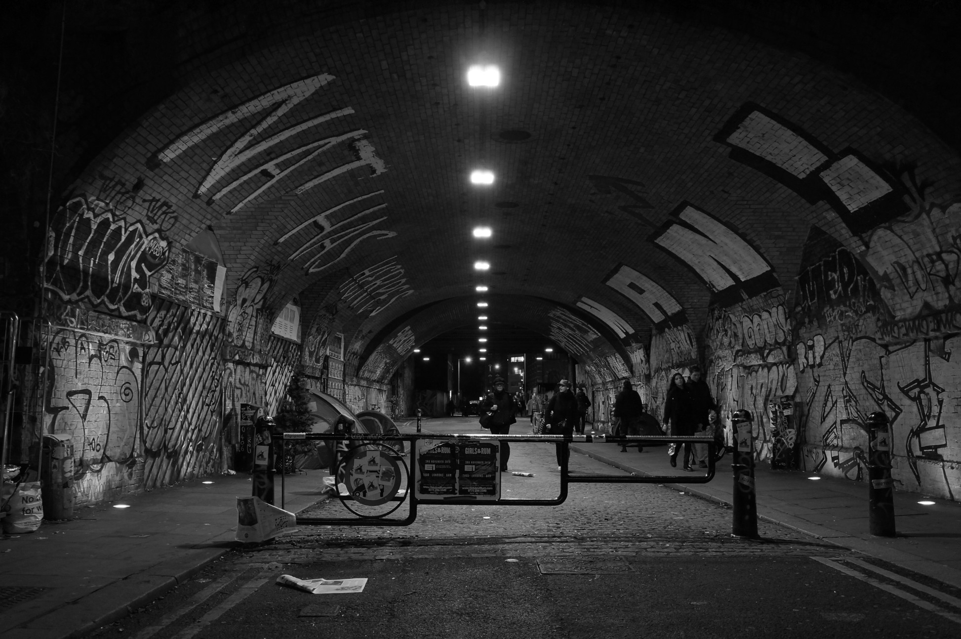 Servei de primera acollida. L’amplitud de la porta s’adapta  a les necessitats més bàsiques